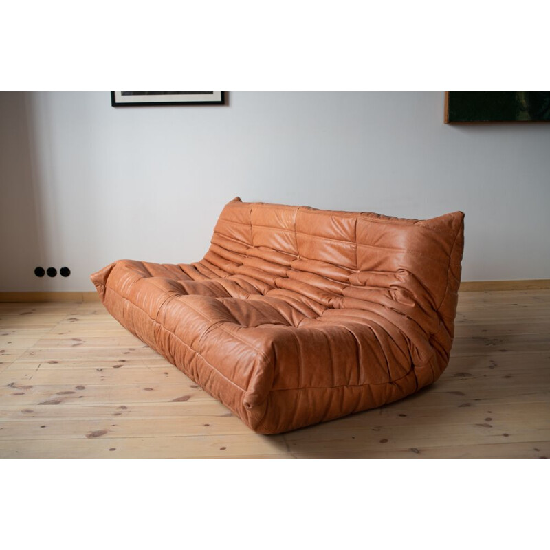 Vintage Peach Leather sofa "Togo" for Ligne Roset, 1973