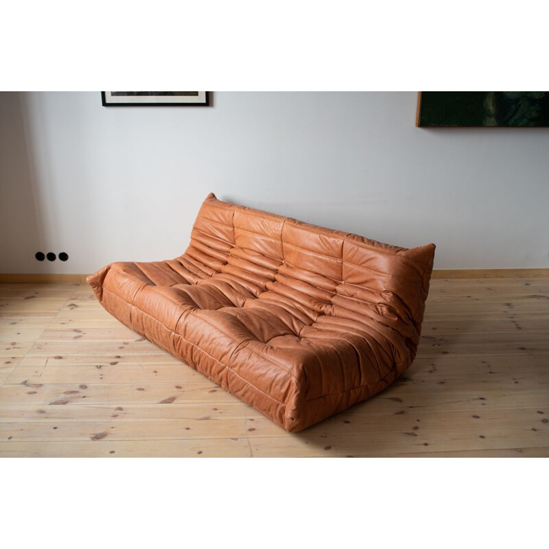Vintage Peach Leather sofa "Togo" for Ligne Roset, 1973