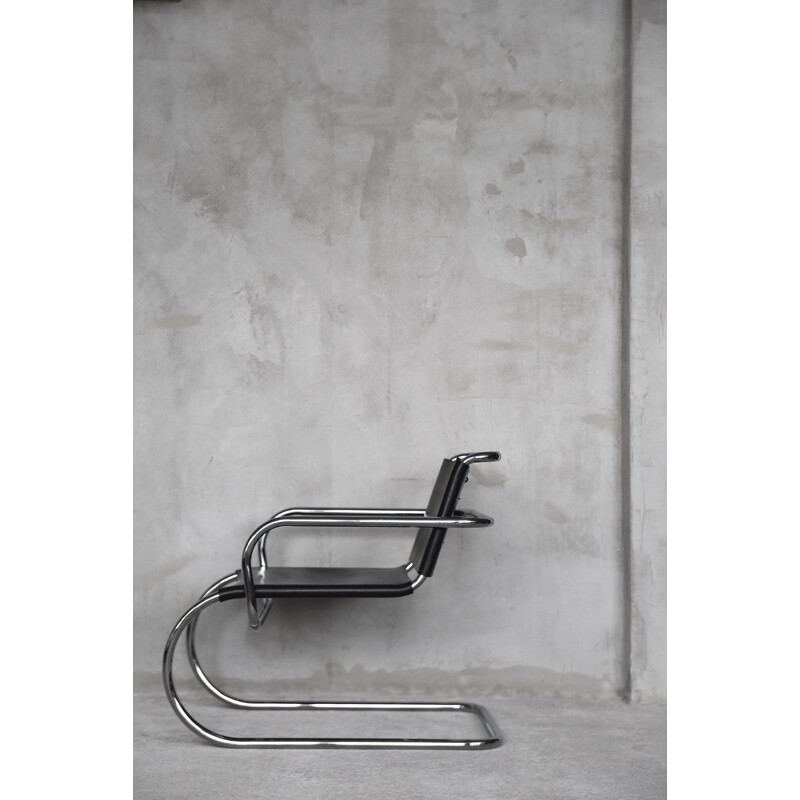 Cadeira Vintage Bauhaus em tubo de aço cromado e pele alemã por Franco  Albini para Tecta,