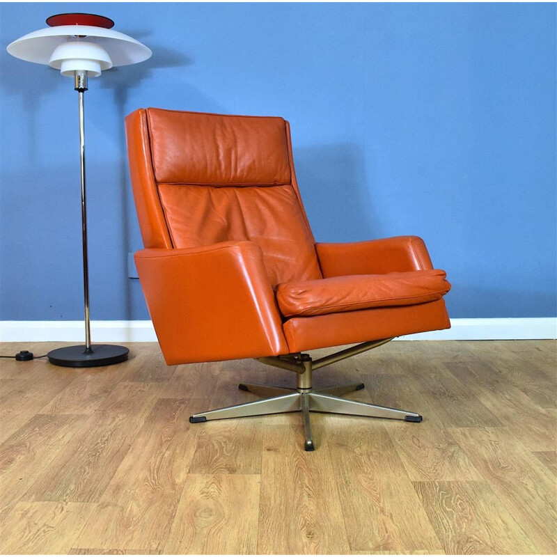 Danish Tan Leather Highback Swivel Lounge Arm Chair Mid Century 1960s 70s