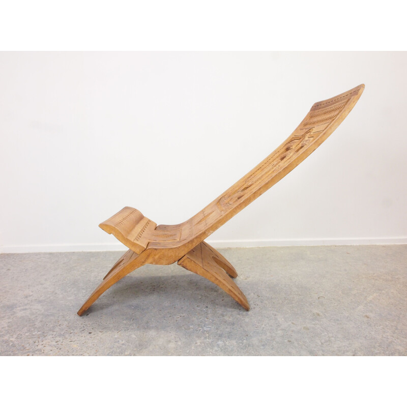 Chaise africaine vintage en bois de teck découpé à la main