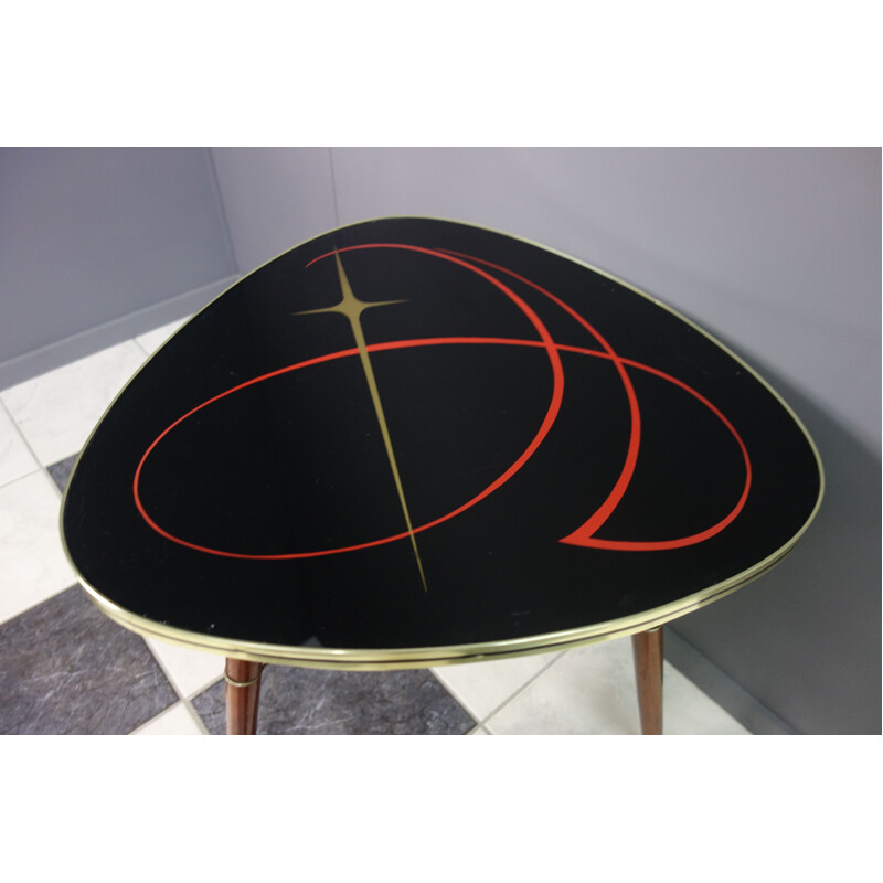 Table basse vintage en verre noir en forme de triangle 1950