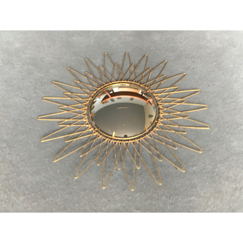 Miroir bombé avec contour en métal doré - 1960