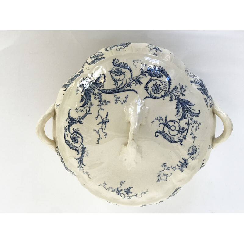 Vintage opaque Gien porcelain soup tureen, 1900