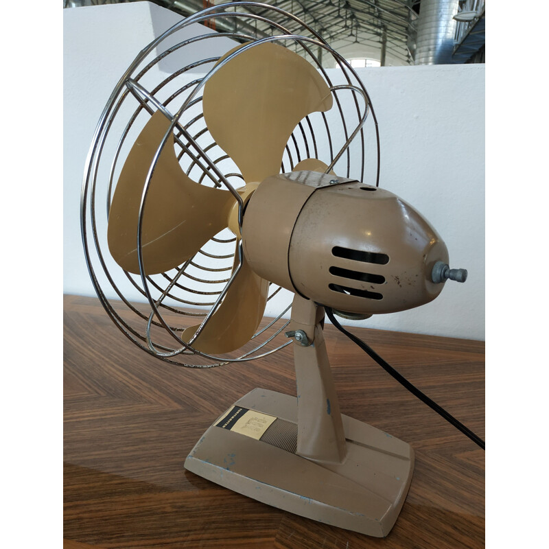 Le ventilateur Table Retrojet de casafan est un ventilateur retro, style  sixties américain, superbe