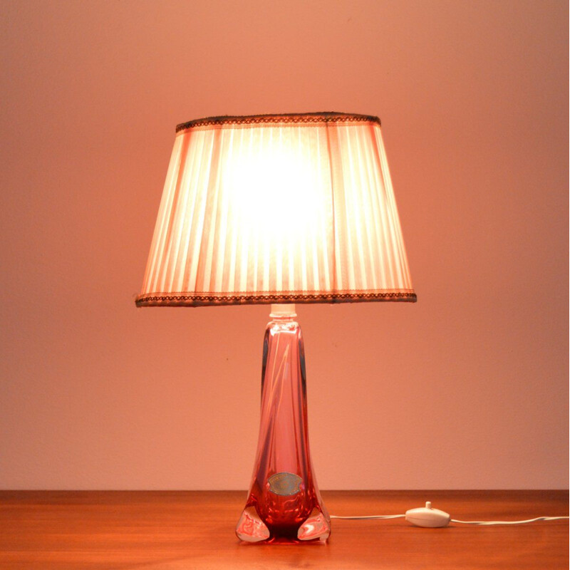 Lampe de table vintage Val St-Lambert en cristal rose, Belgique 1960
