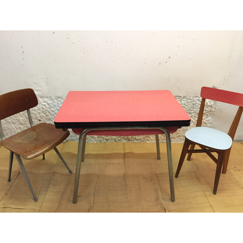 Table à repas extensible avec plateau en formica rouge - 1960