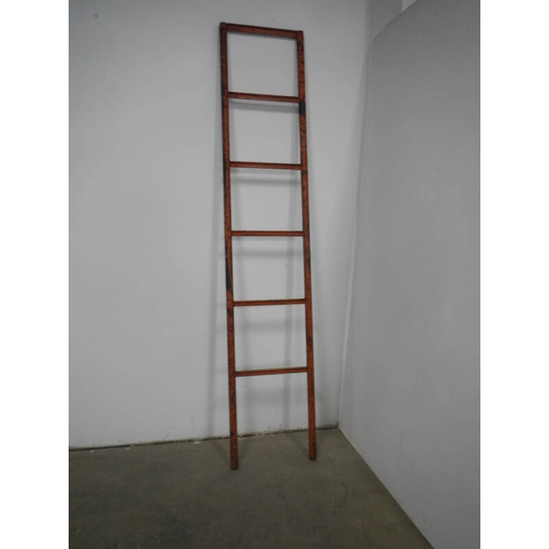 Escada de ferro laranja Vintage com 5 degraus