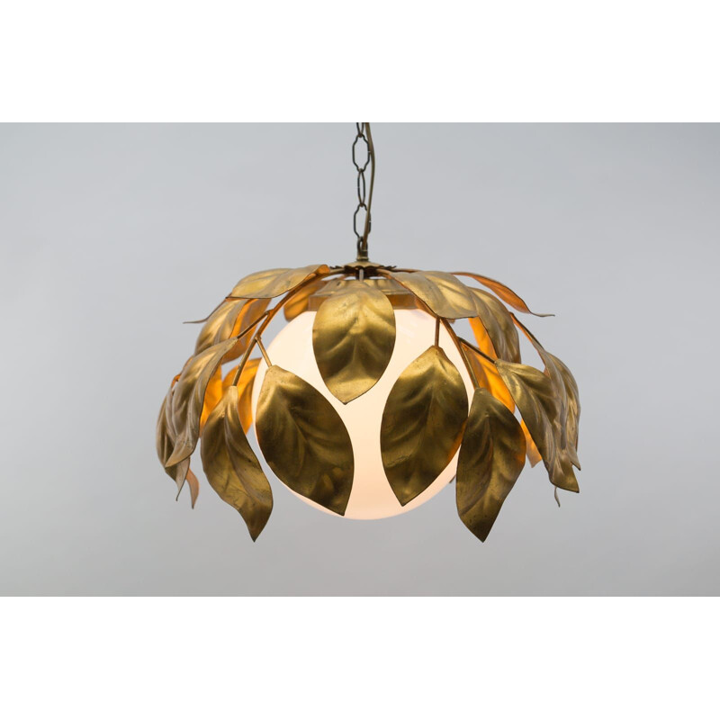 Vintage Florentijnse gouden hanglamp met opaal glazen kap, 1960
