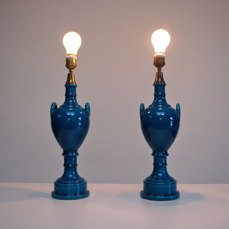 blue urn table lamp