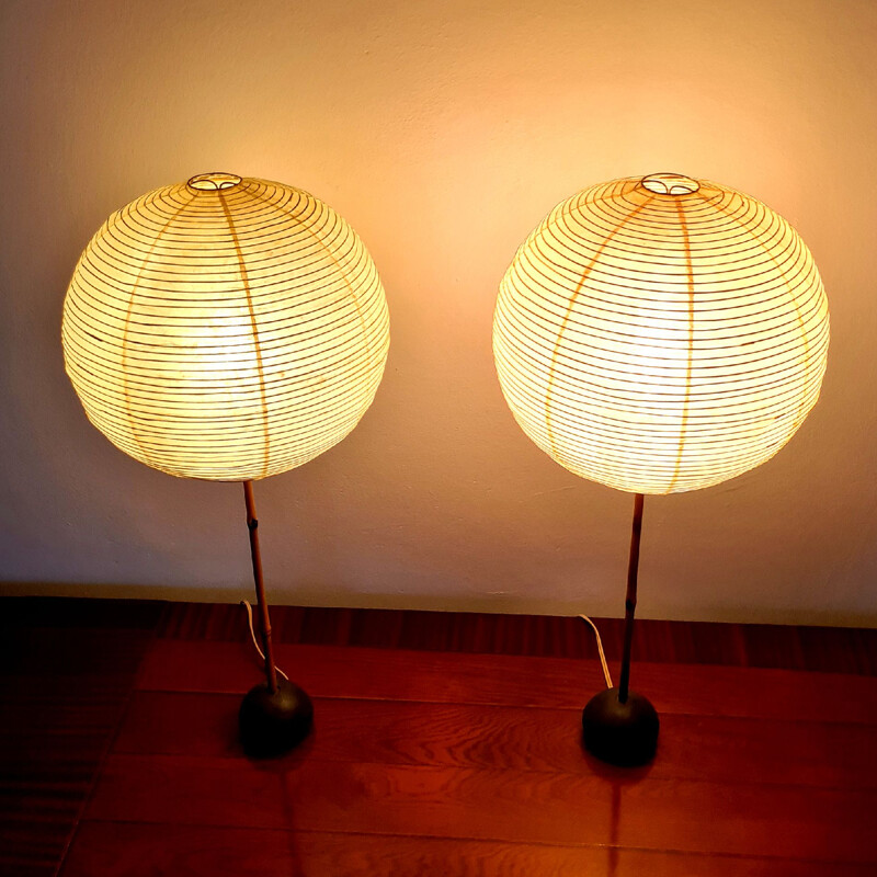 Coppia di lampade da tavolo vintage Akari di Isamu Noguchi, Giappone 1950