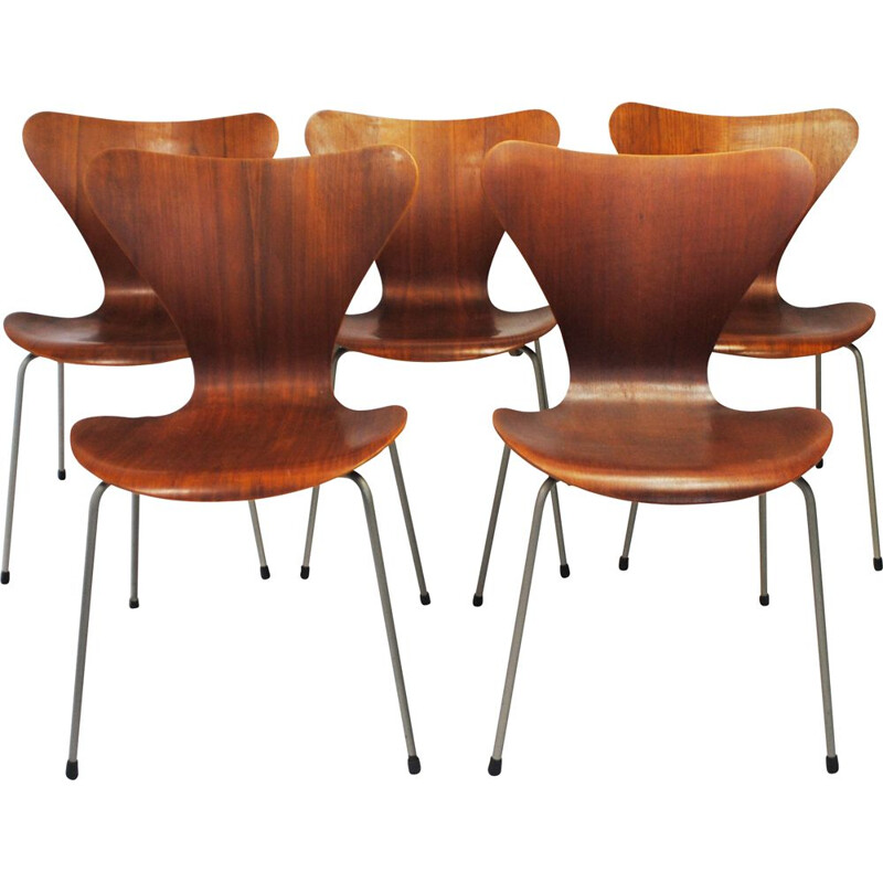 Ensemble de 5 chaises vintage série 7 en teck par Arne Jacobsen pour Fritz  Hansen, 1950