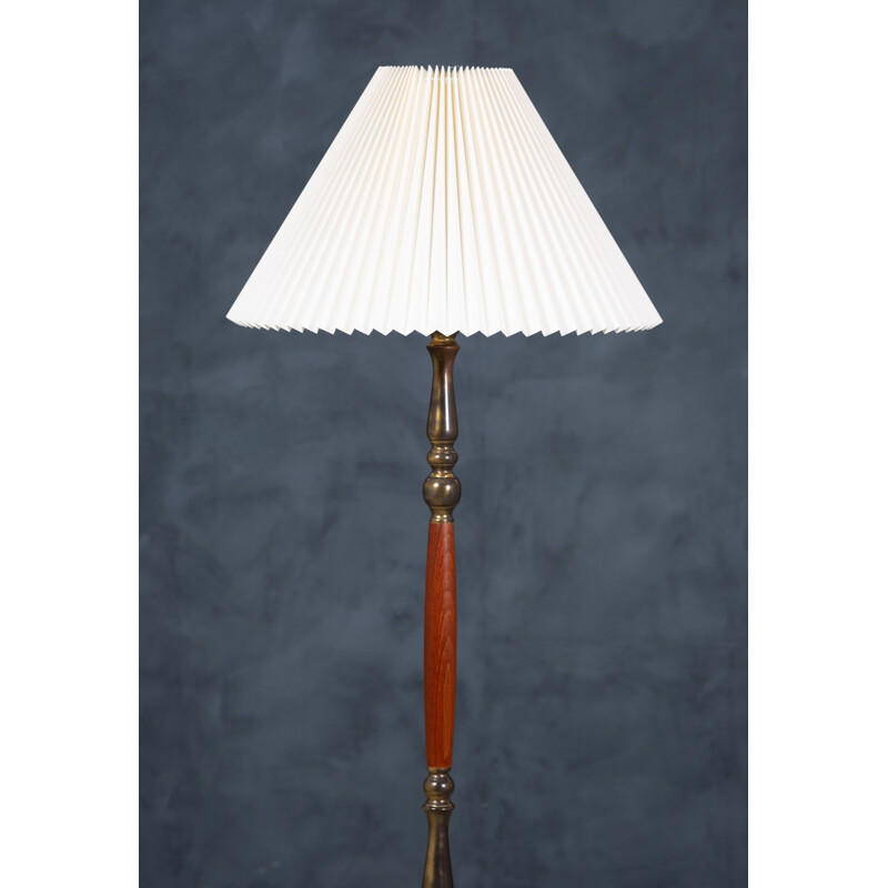 Dänische Vintage-Stehlampe aus Teakholz und Messing, 1960