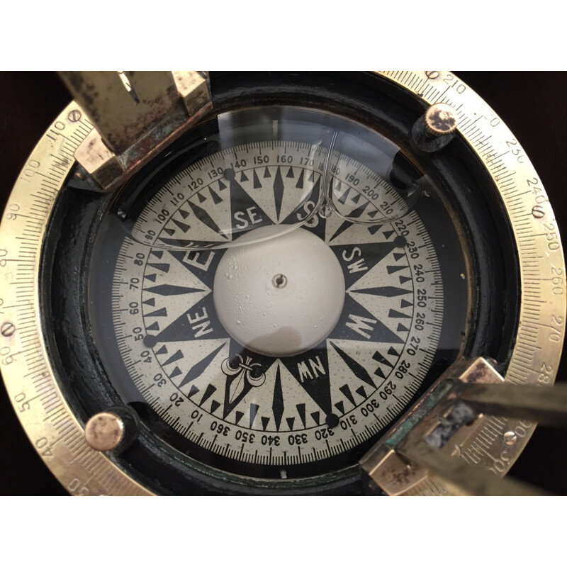Bussola giroscopica sestrel vintage su quadrante