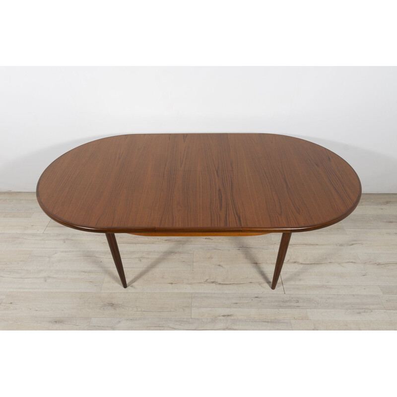Vintage G-plan Tisch in ovaler Form aus Teakholz, 1960