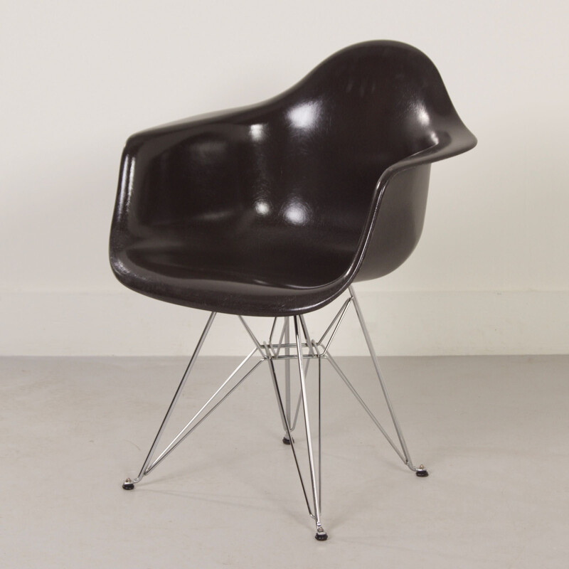 Ensemble de 6 fauteuils vintage Dar en fibre de verre par Charles Eames  pour Modernica, 2000