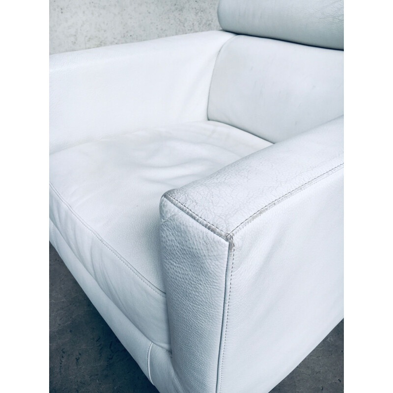 Paire of vintage "Suad" swivel club armchair in white leather by Natuzzi  Salotti, Italy 1980s