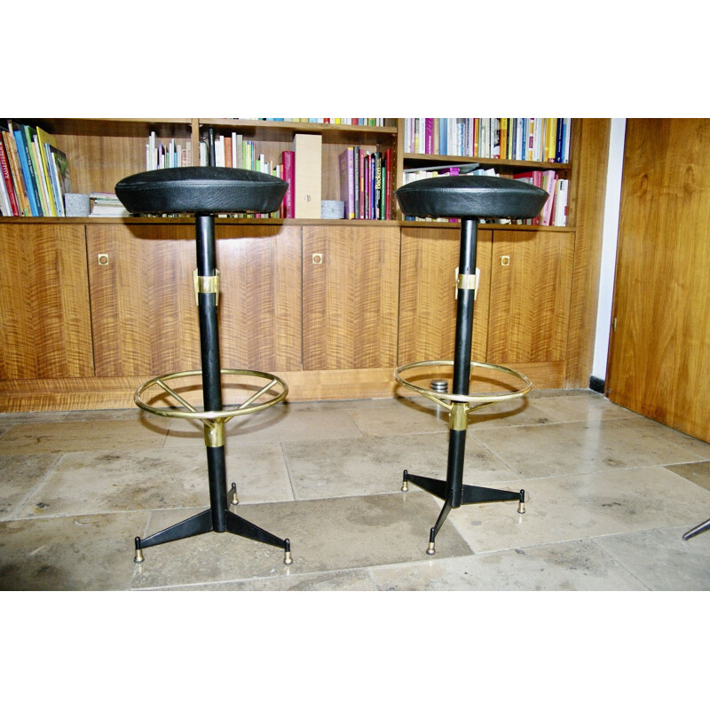 Pair of vintage bar stools in lacquered steel and brass, Italy 1950