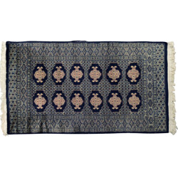 Tappeto orientale vintage blu Bukhara tessuto a mano di Ikea, Pakistan 1960