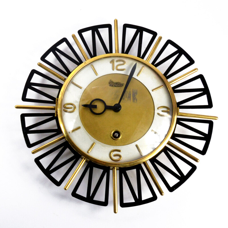 Horloge murale vintage mécanique en métal et en verre de Müller, Allemagne  1960