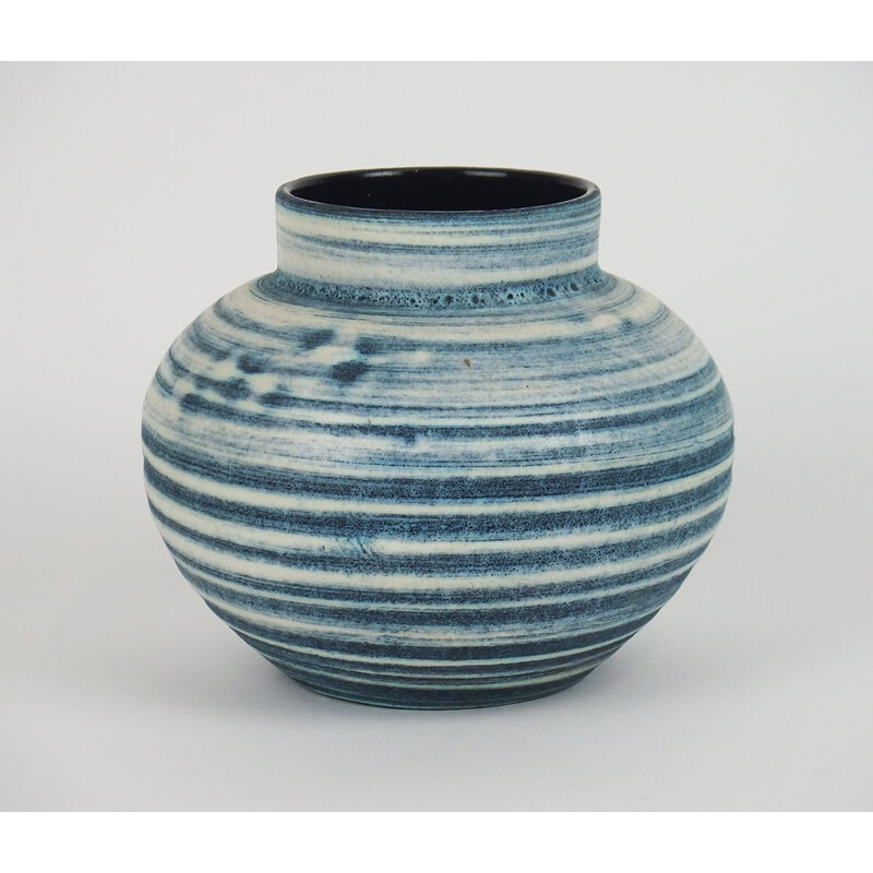 Vase vintage en céramique blanche striée de bleu, France 1955-1965