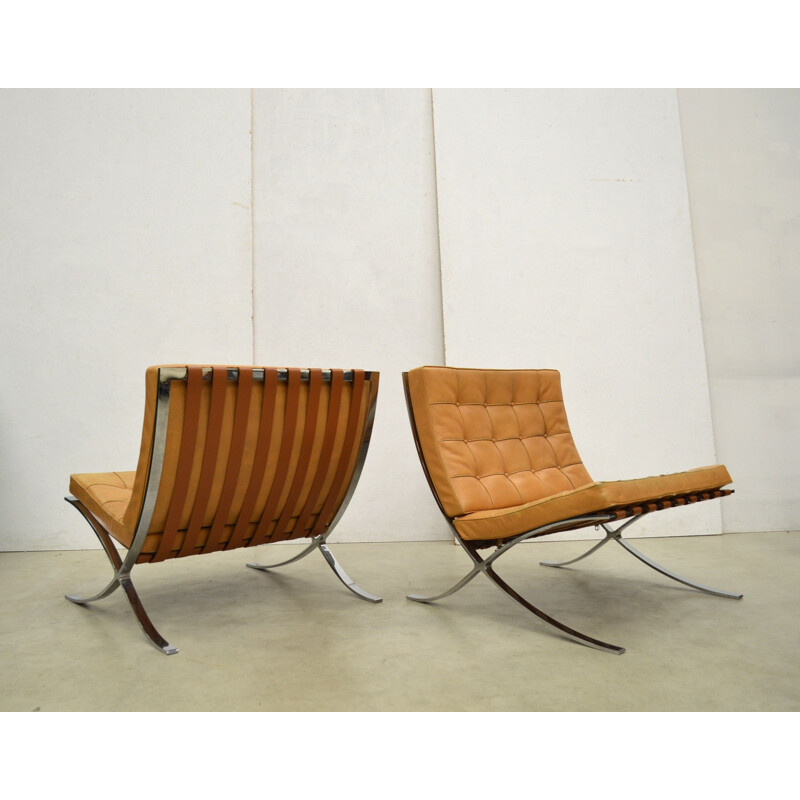 Pareja de sillones Barcelona vintage en color coñac de Mies van der Rohe  para Knoll International,