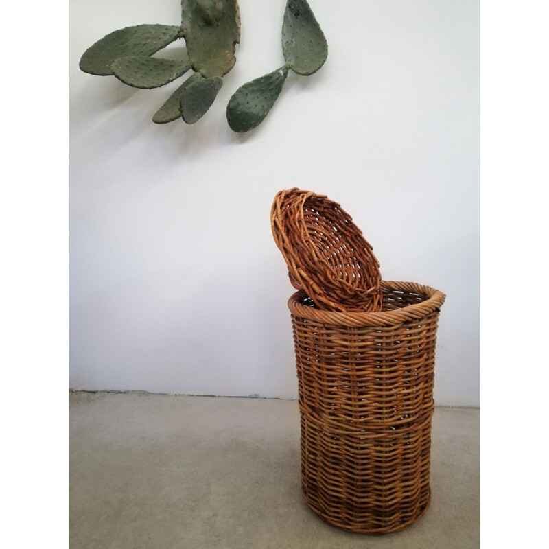 Vintage hand-woven wicker basket with lid, Italy 1950