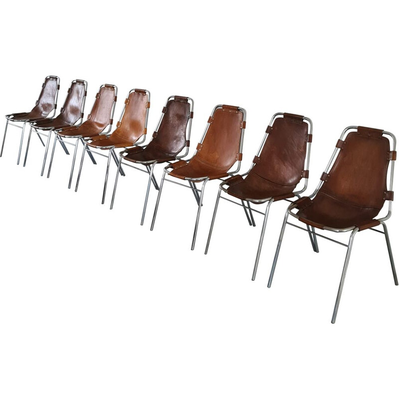 Lot de 8 chaises en cuir sélectionnées par Charlotte Perriand pour Les  Arcs, France 1960