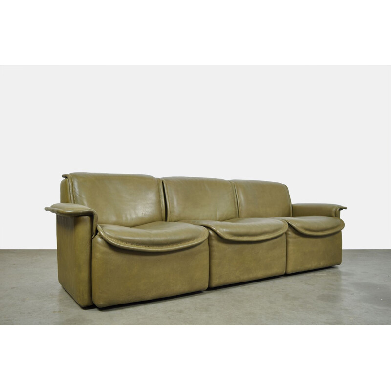 Vintage buffalo leather "DS-12" sofa by De Sede, Switzerland 1970s