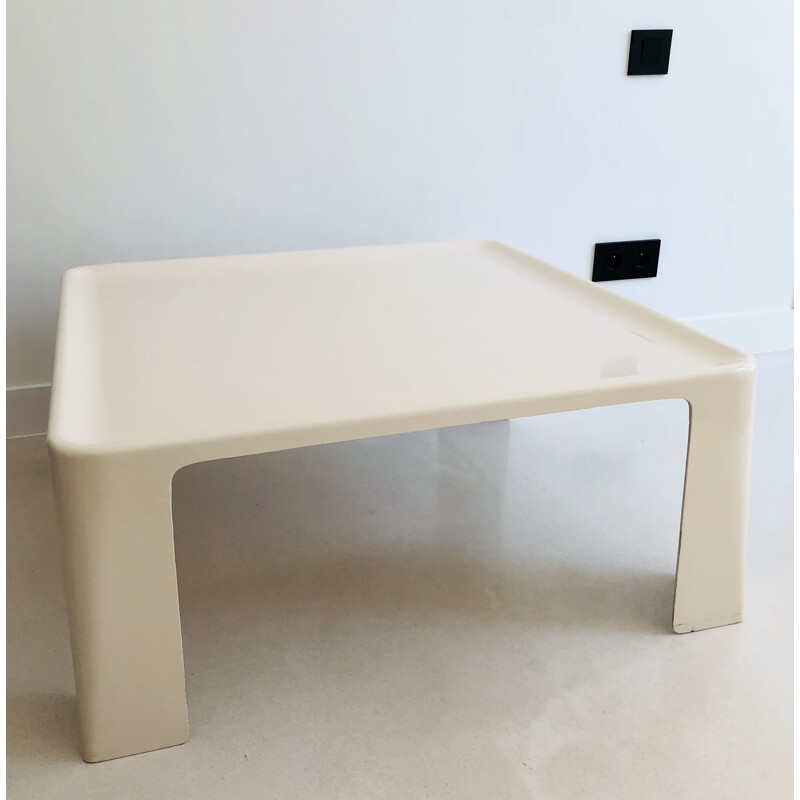 Vintage off-white fiberglass "Amanta" coffee table by Mario Bellini, Italy  1960s