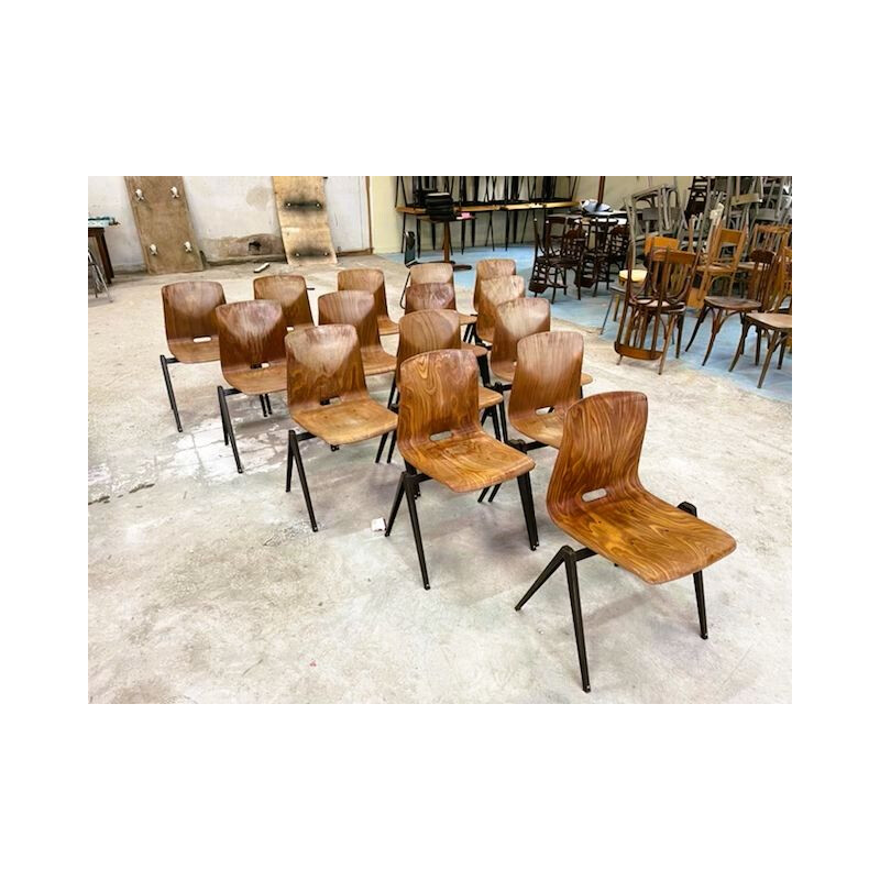 Conjunto de 15 sillas S22 Galvanitas vintage de madera clara