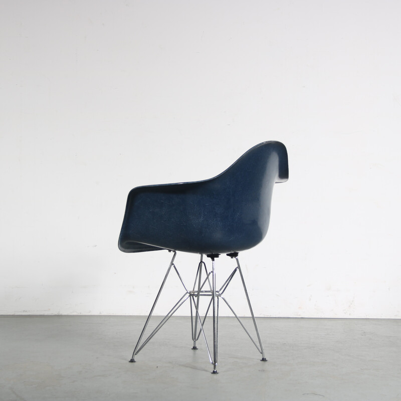 Vintage armchair on Eiffel base by Eames for Herman Miller, USA 1960s