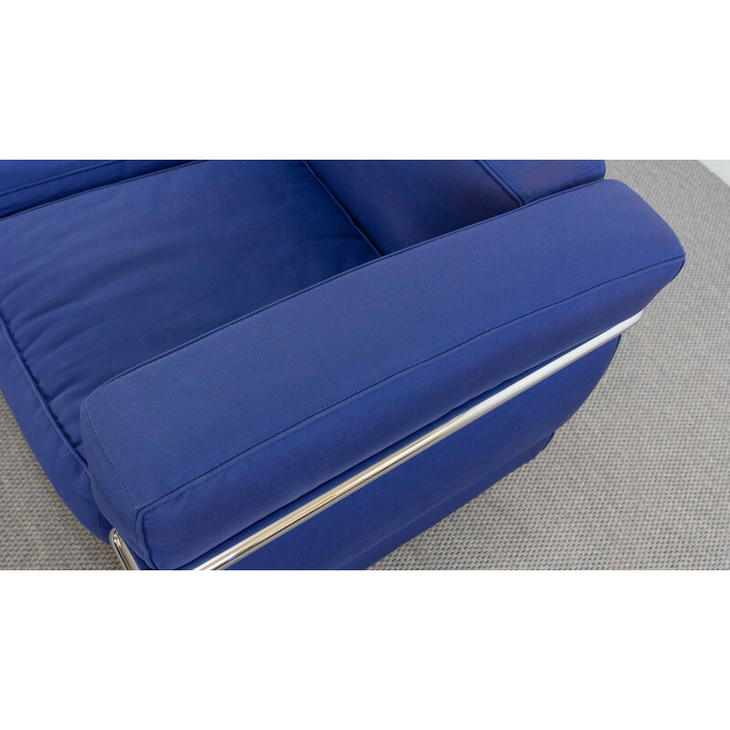 Canapé vintage 3 places Lc2 en tissus bleus par Charlotte Perriand et Le  Corbusier pour Cassina,