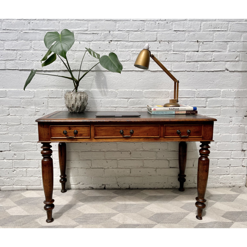 Viktorianischer Vintage-Schreibtisch aus Holz mit Schubladen und  Lederoberseite