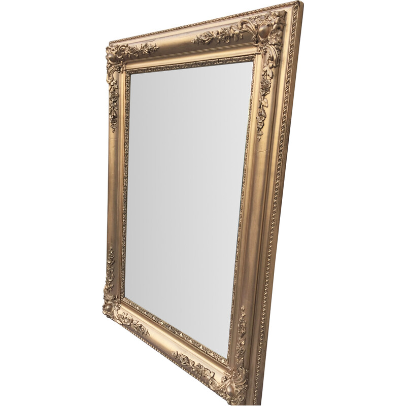 Espelho barroco vintage com moldura de madeira e estuque dourado