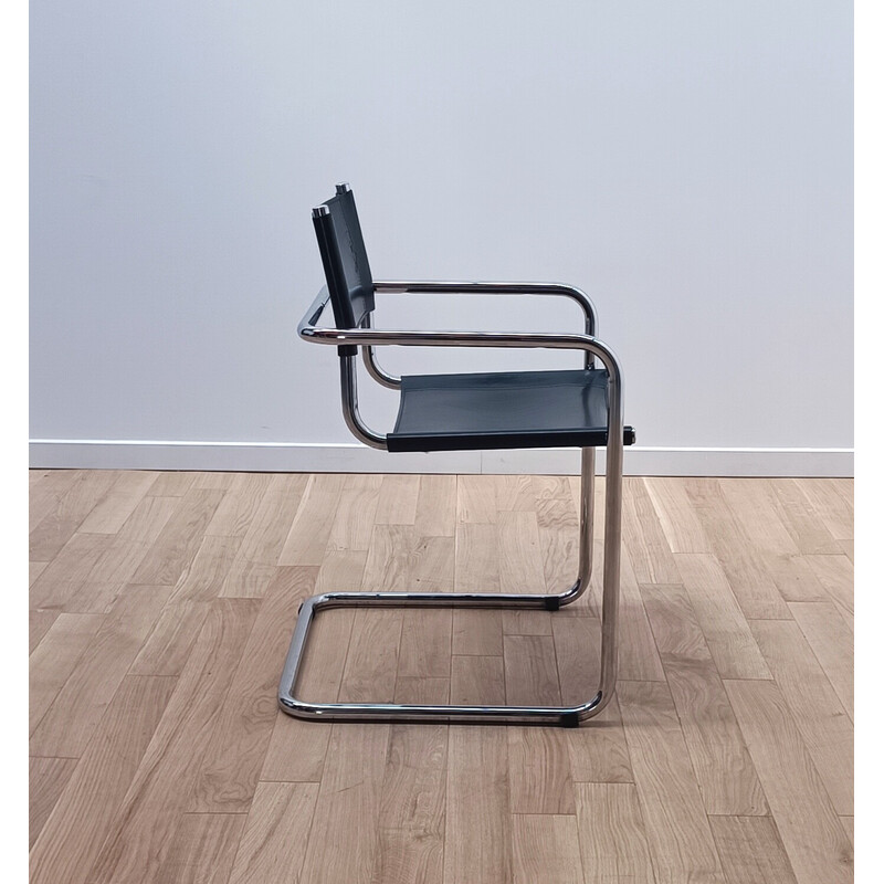 Chaise vintage B34 avec assise et dossier en cuir épais noir et structure  en aluminium chromé