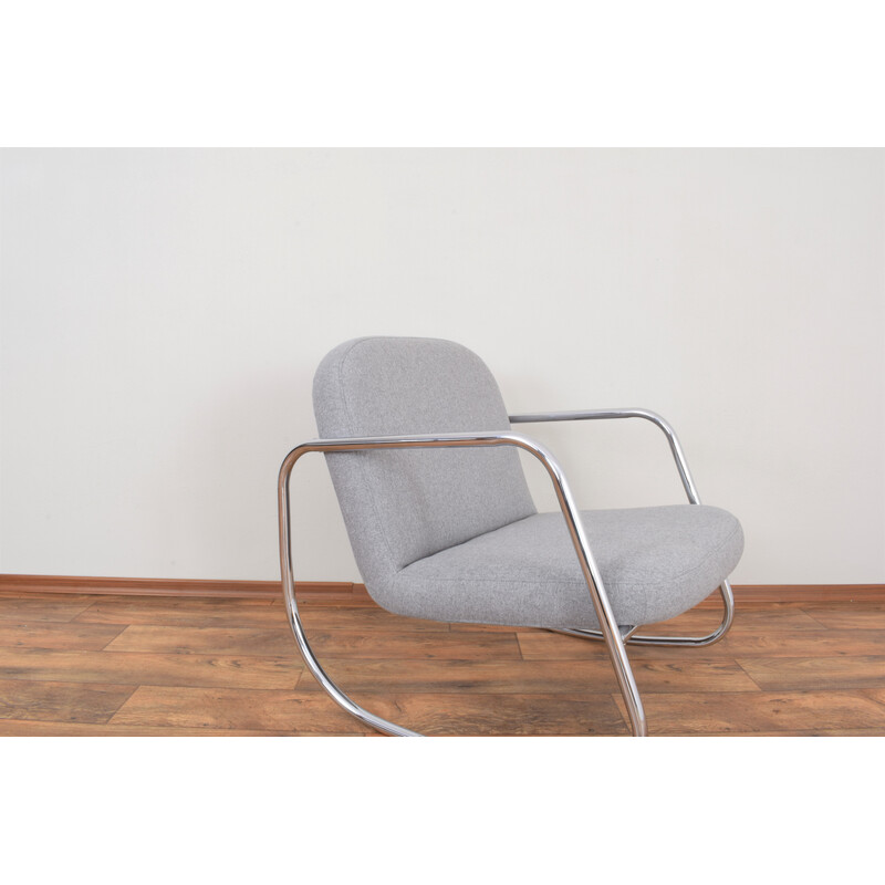 Vintage Bauhaus Schaukelstuhl aus Metall und Chrom mit grau gepolstertem  Sitz und Rückenlehne, Deutschland 1960er Jahre