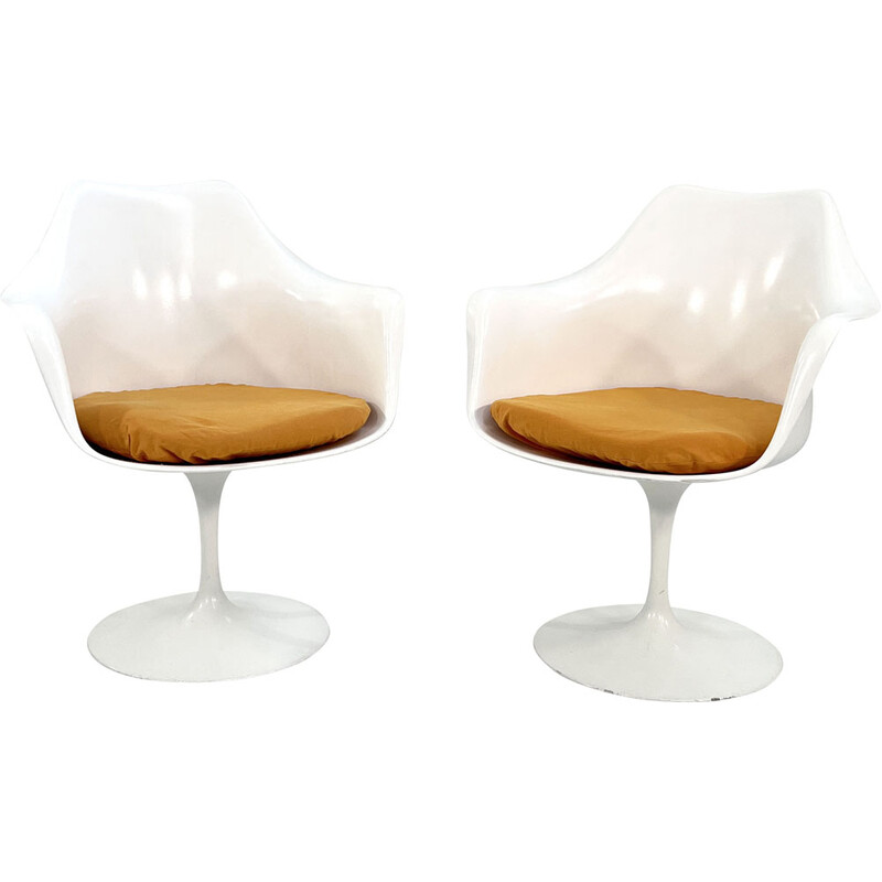 Par de cadeiras giratórias Tulipas vintage da Eero Saarinen para Knoll, 1970
