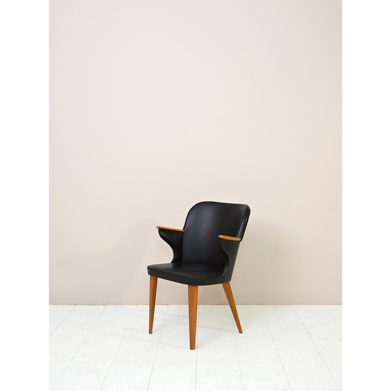 Cadeira escandinava vintage em pele preta com apoios de braços, década de  1960