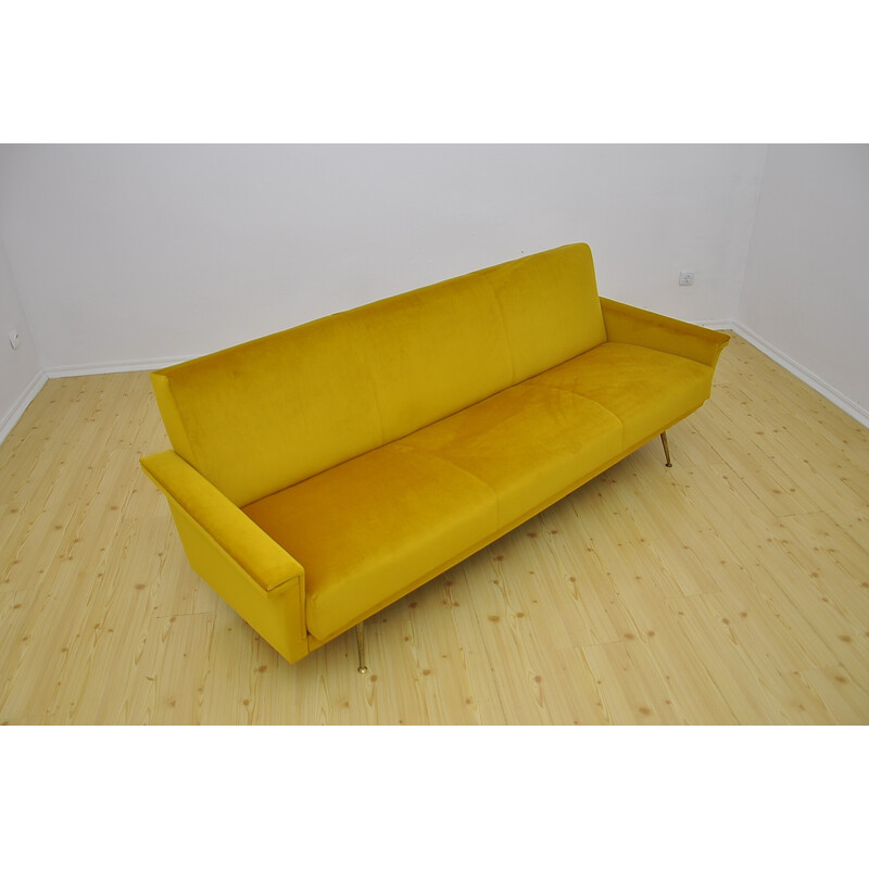 Tegenstrijdigheid Saga de eerste Vintage slaapbank in geel fluweel en verchroomd metaal, jaren 1960