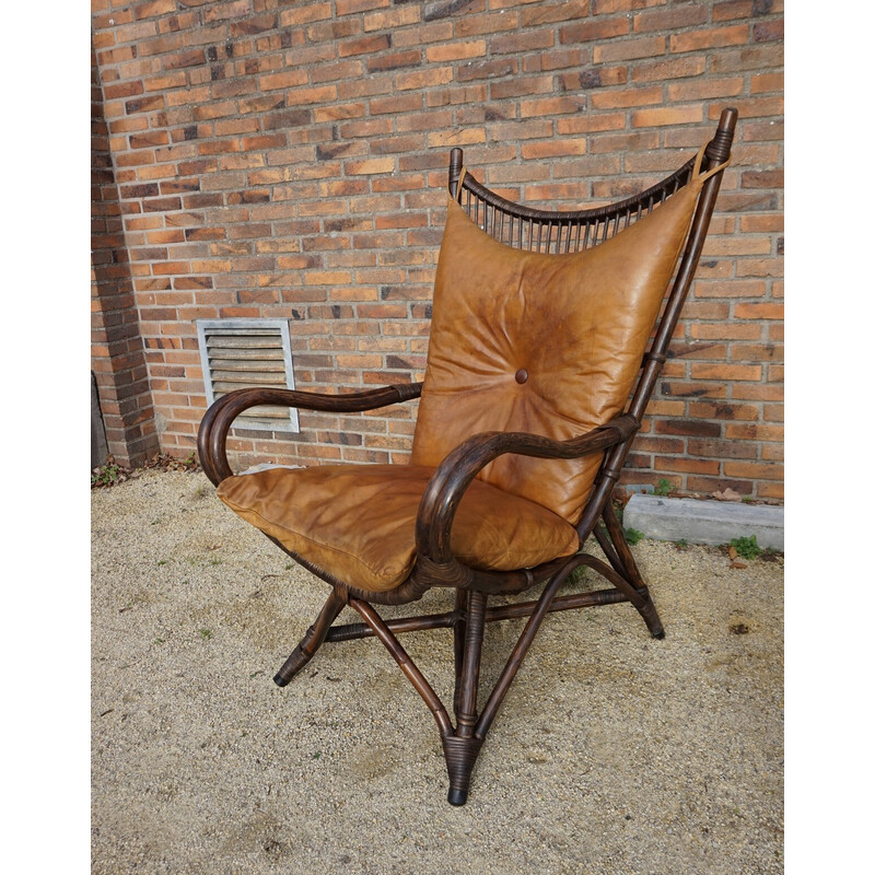 Cadeira de sala Vintage de bambu e "costas de leque escultural" em couro,  década de 1960