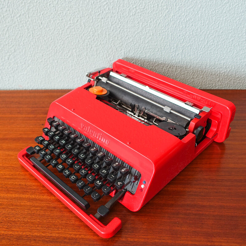 Maquina de escribir Valentine, Ettore Sottsass y Perry King para Olivetti,  1961 – 20thDesigns