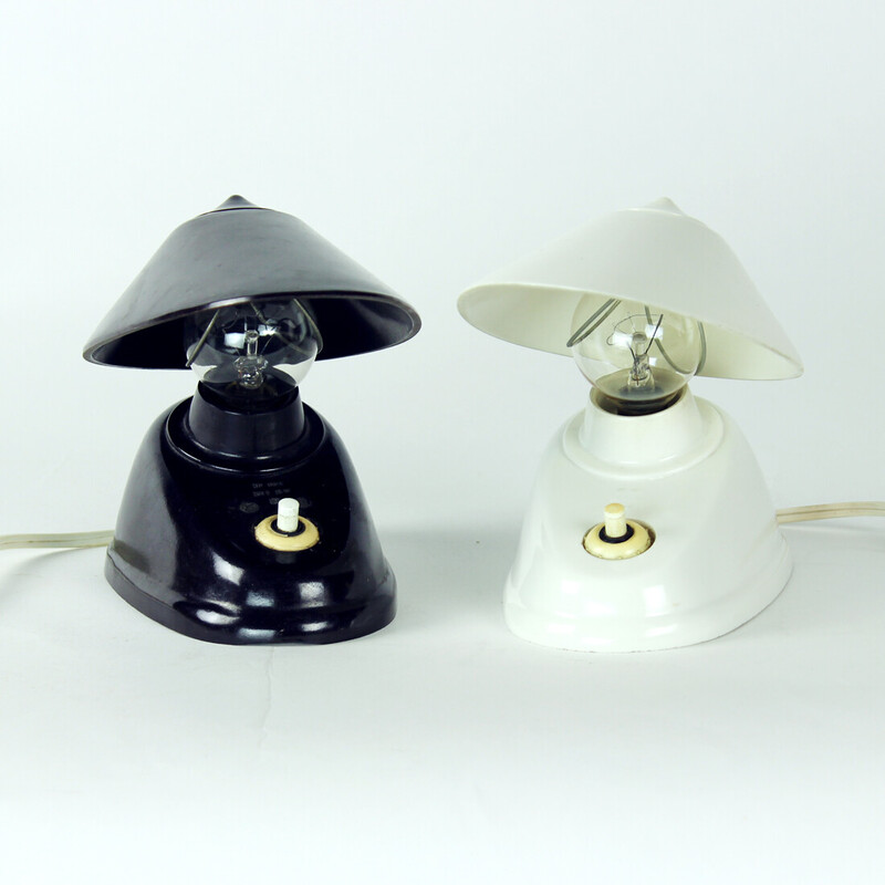 Paire de lampes de bureau vintage en bakélite par l'équipe Bauhaus,  Tchécoslovaquie 1930
