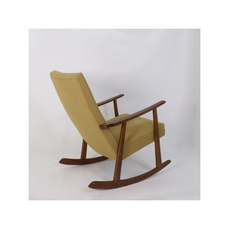 Vintage schommelstoel in hout en mosterdstof, 1960