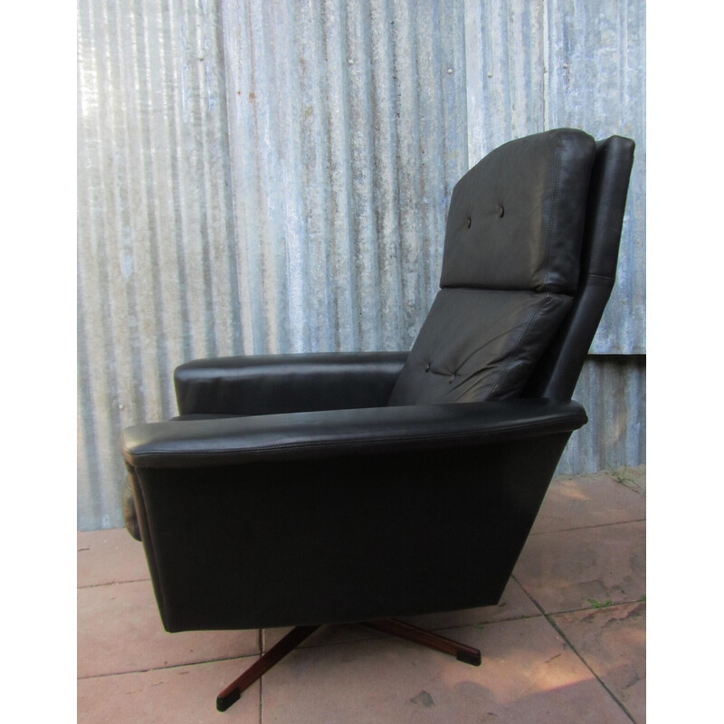 Black leather on sale swivel armchair