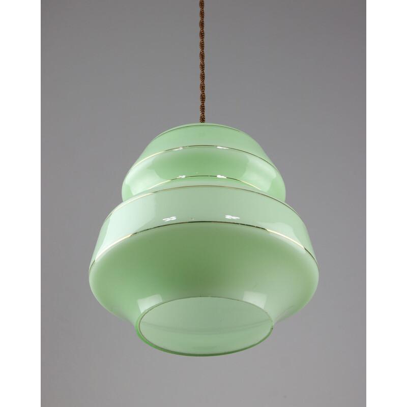 Lámpara colgante de latón y cristal verde de mediados de siglo
