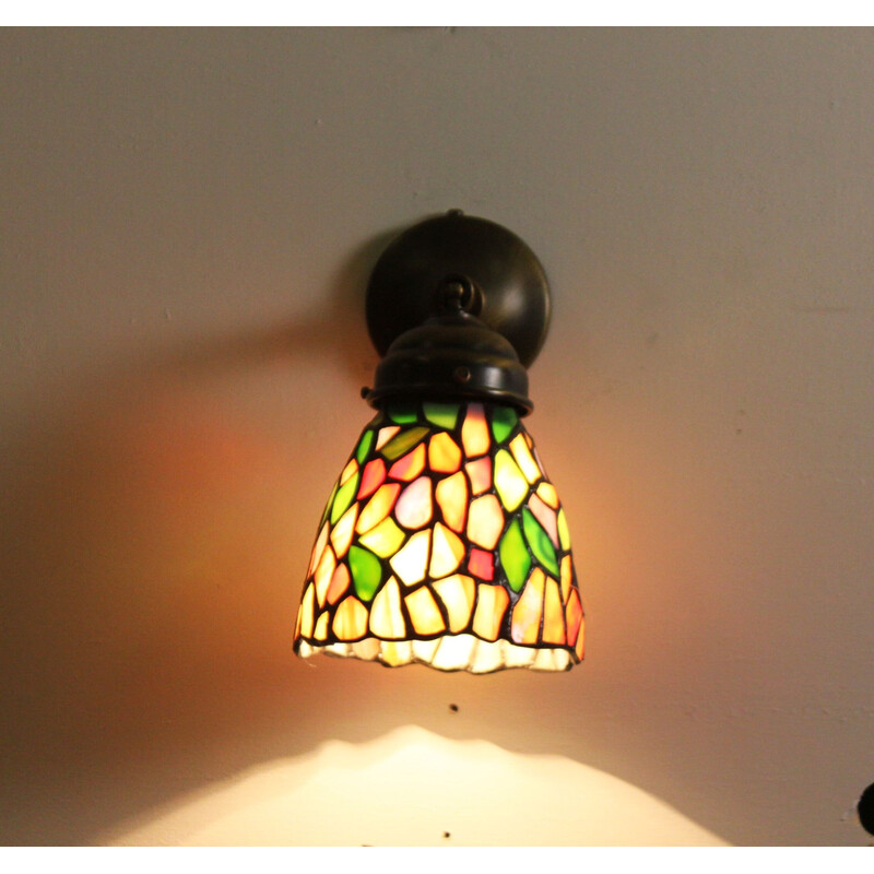 Vintage Tiffany wall lamp in stained glass and pewter