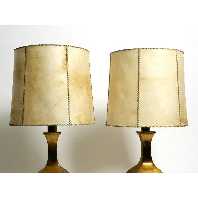 Coppia di lampade da tavolo vintage in ottone con paralumi in pelle di  pergamena, Il Punto,