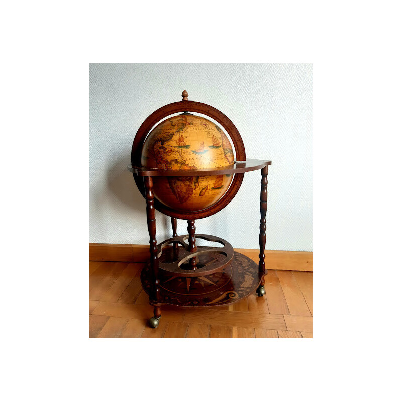 1 Bar vintage Globe terrestre sur roulettes. Années 70/…