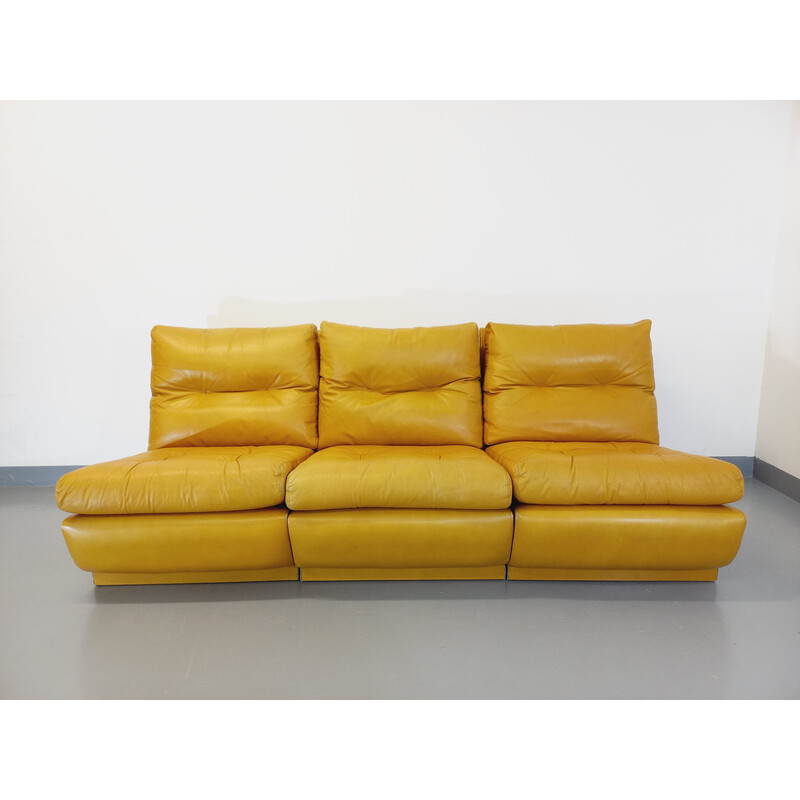 Suite de 3 fauteuils vintage en cuir jaune moutarde de Roche Bobois, 1970
